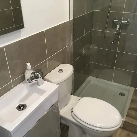 ゲストハウス Le Cuvier 4*